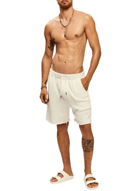 Layered Outfits Chris Knit Shorts In White