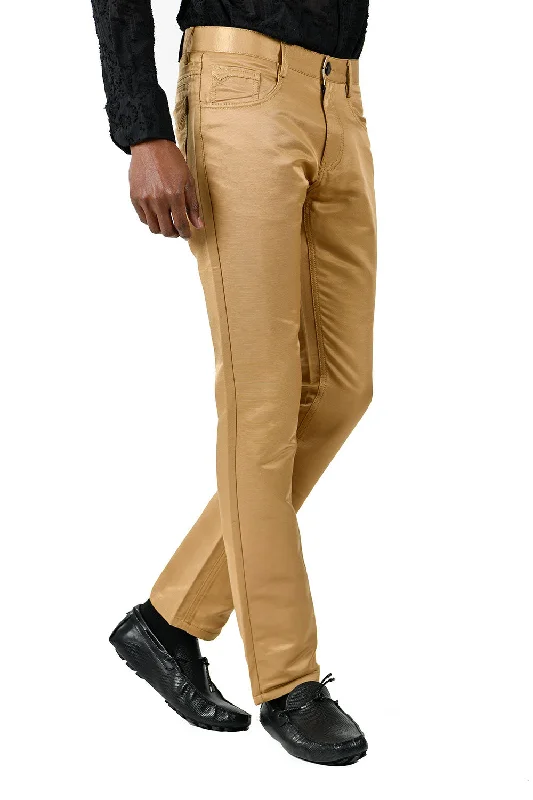 Street Style In Between Pants