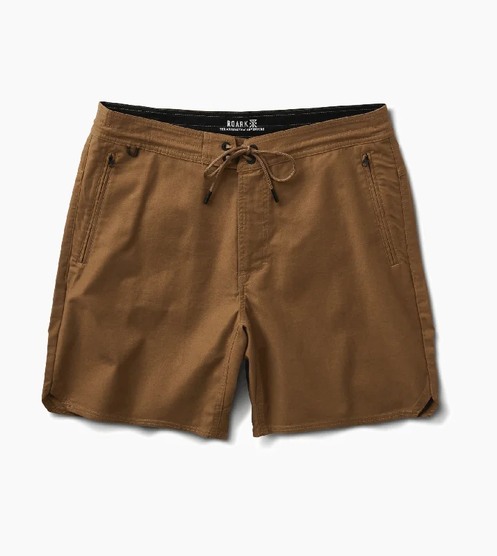 All-Season Wear Layover Traveler Shorts 17"