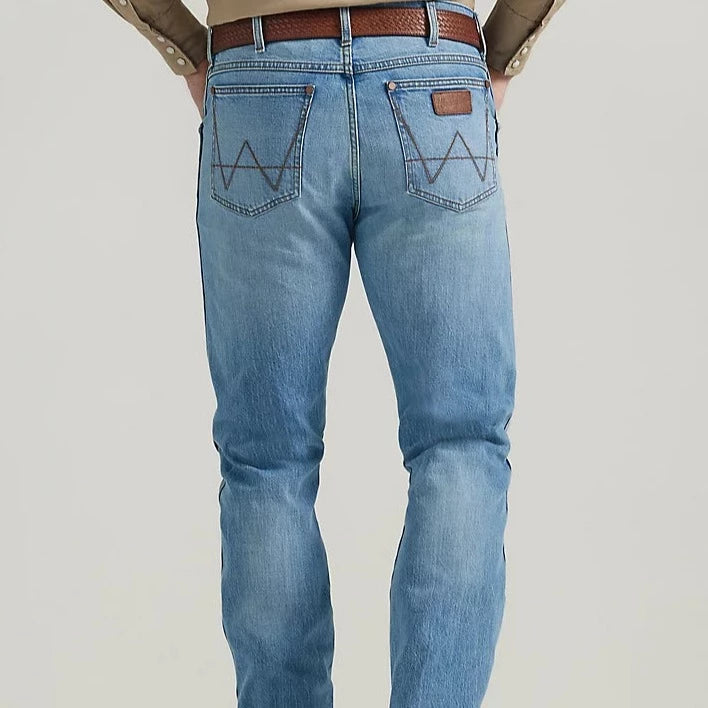 Athletic Outfits Wrangler Retro Men's Slim Boot Cut Jean- Codigo