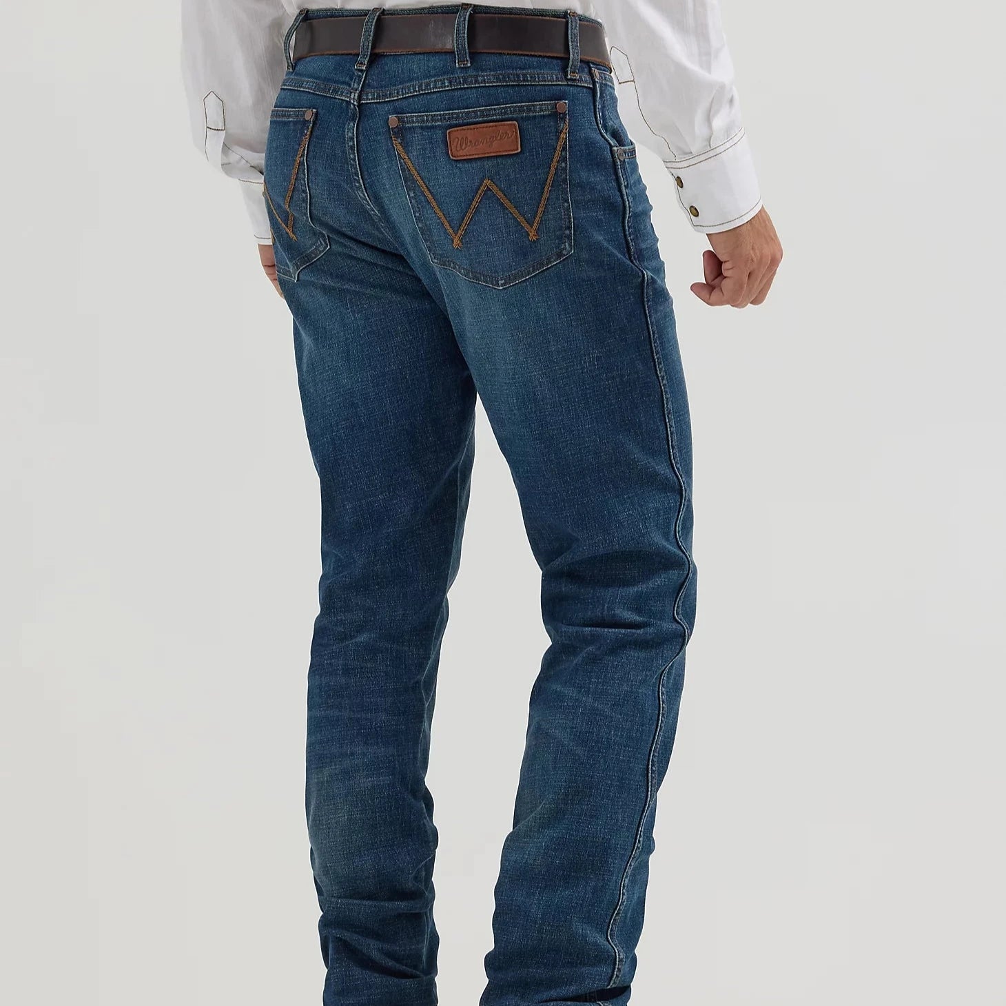 Athletic Outfits Wrangler Retro Men's Slim Fit Straight Leg Jean in Riviera