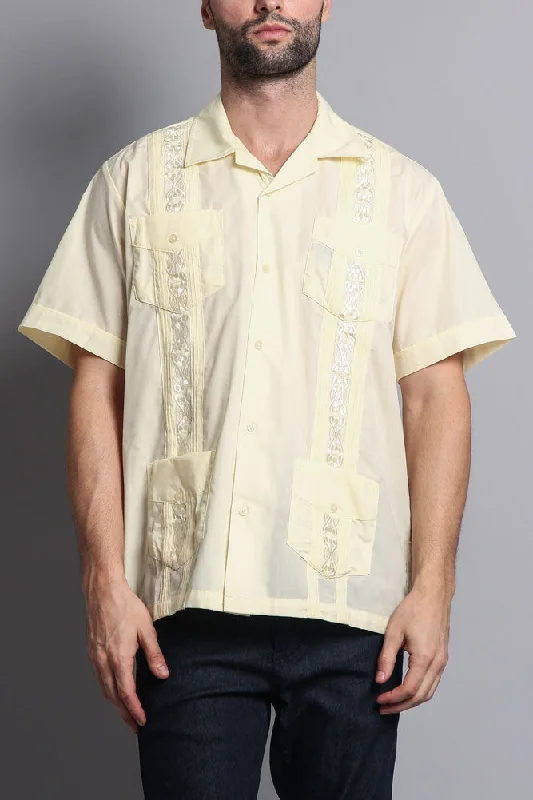 Comfortable Fits Men's Short Sleeve Cuban Style Guayabera Shirt (Contrast Light Yellow)