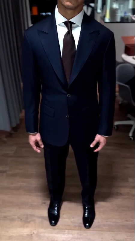 Versatile Wear Navy Blue 2 Piece Peaked Lapel 2-Button Suit