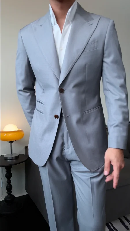 Cozy Jackets Pale Blue 2 Piece Peaked Lapel 2-Button Suit